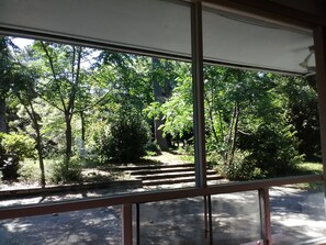 Interior - Peaceful Spot Open for You! 15-Mins to RDU & everything Raleigh! Book Instantly! (Raleigh)