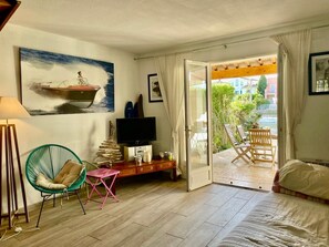 2 bedrooms