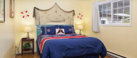 1 Schlafzimmer, Schreibtisch, Bügeleisen/Bügelbrett, Reisekinderbett