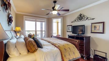 3 bedrooms, iron/ironing board, Internet, bed sheets