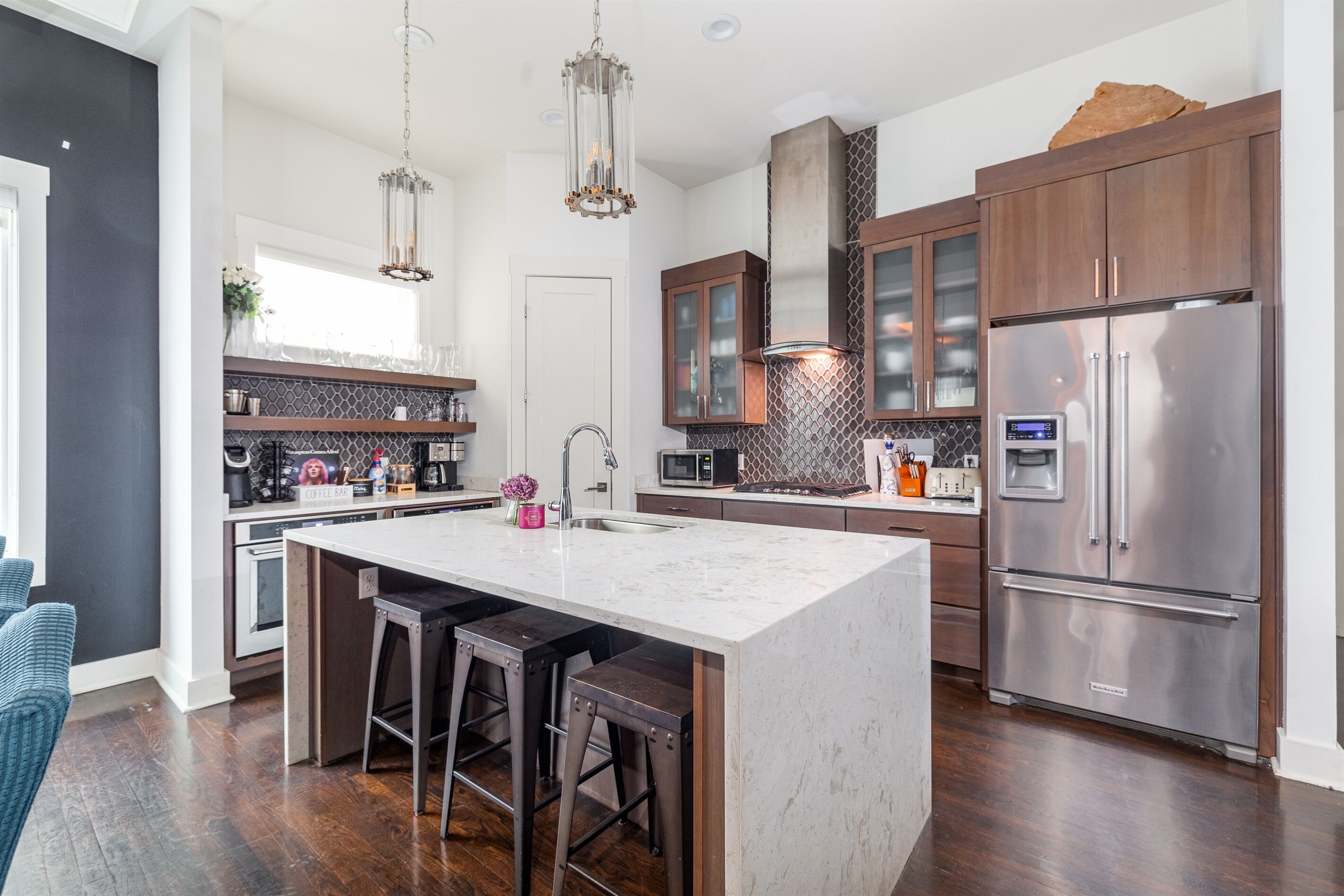 電子レンジ、オーブン、コンロ、食器洗い機