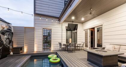 Luxury House |Heated Pool| Gulch |Walk Anywhere!