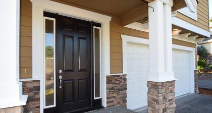 Beautiful and Spacious!Your Home Away from Home. With AC