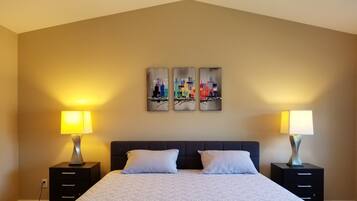 5 bedrooms, iron/ironing board, free WiFi, bed sheets