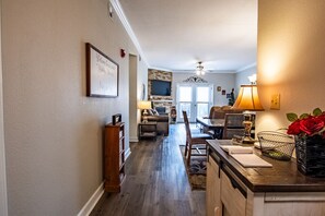 Interior - Making Memories - Unit 3301 - FREE Attraction Ticket with EACH night Stay Including Dollywood (Pigeon Forge)