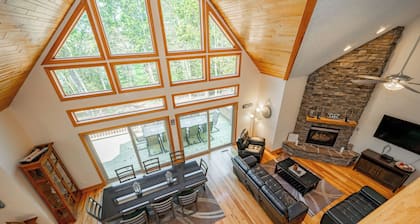 Relaxing Deep Creek Stay w/ Game Room