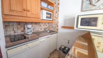 Kühlschrank, Mikrowelle, Geschirrspüler