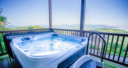 Walk to ski slopes! INCREDIBLE MTN VIEWS,SUNSETS, HOTTUB, FIREPLACE