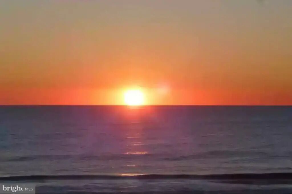 Solnedgang over havet.