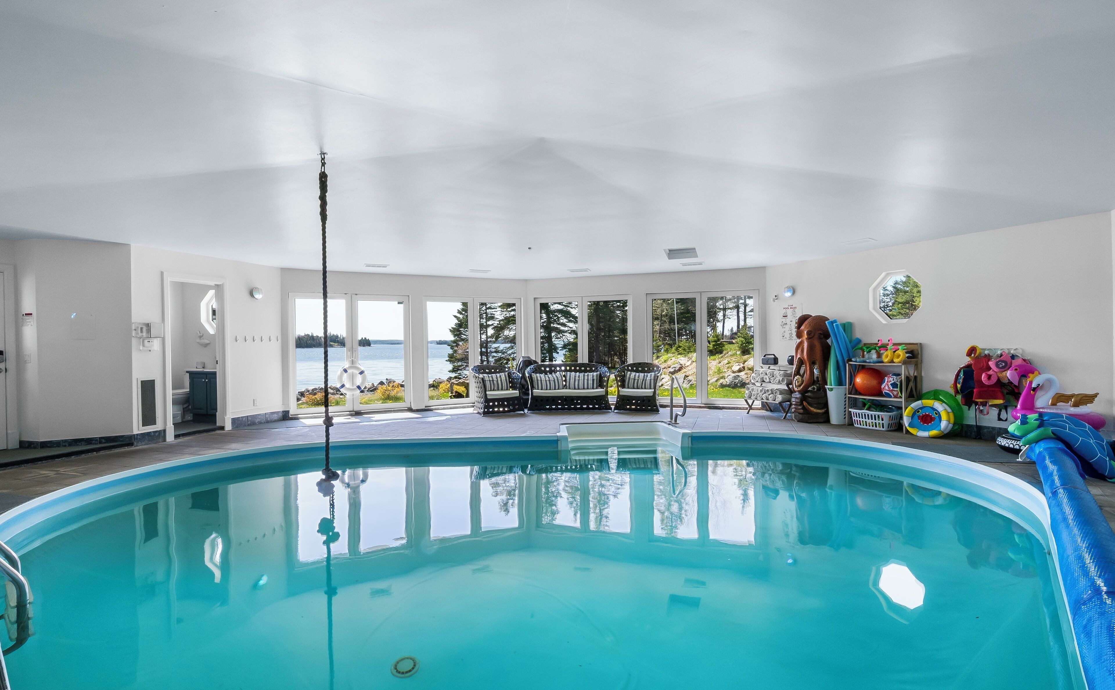 Piscine intérieure, piscine chauffée