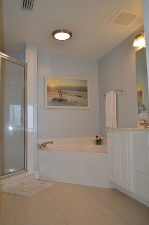 Hair dryer, towels - GULF FRONT MASTER BDRM! STUNNING VIEWS. XLG BALCONY! (Panama City Beach)