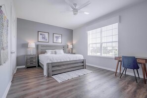 3 chambres, coffres-forts dans les chambres, bureau