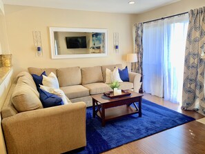 Smart TV, fireplace, DVD player, books -  Walk to Disney, Disneyland Rental Home. (Anaheim)