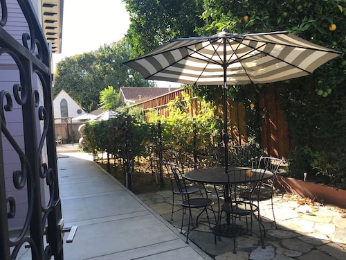 On Main Street  - Only One block to the start of Downtown Napa!!  Non-Hosted