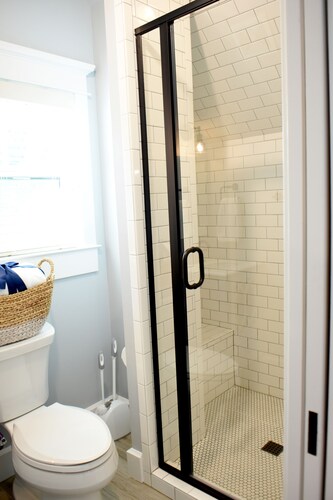 Cozy Garage Apt - Walking Distance To Downtown, ACL, and SXSW