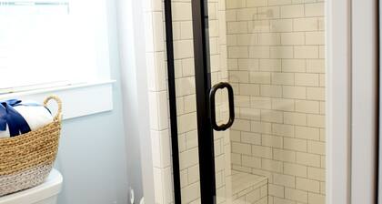 Cozy Garage Apt - Walking Distance To Downtown, ACL, and SXSW
