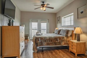 3 habitaciones, escritorio, tabla de planchar con plancha y wifi gratis 
