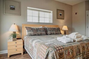 3 bedrooms, desk, iron/ironing board, free WiFi