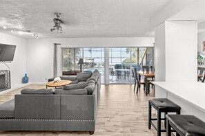 スマートテレビ、暖炉