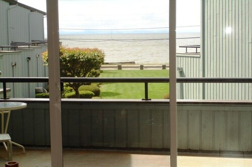 Beach Condo with Gorgeous View of Birch Bay
