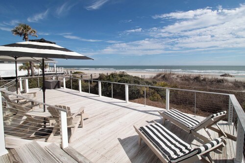 3BR/2BA Beachfront Home~ Me The Sea and Bobby McGee