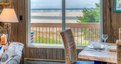 Castle:~WalktoShops/Eats/Galleries/CandyStore/Bakery/Coffee/Beer/Wine/Shops