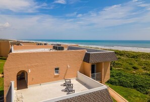 Property grounds - Direct Oceanfront, Large Private Sun Deck, Great Price! (Saint Augustine)