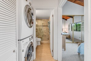 Combined shower/tub, hair dryer, towels, soap - Rare, Spacious Penthouse, Big Ocean and Mountain Views, Great Location,  AC (Maui)