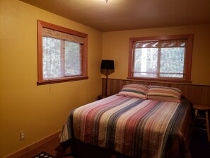 3 bedrooms, free WiFi, bed sheets - Quinault Cottage Cove  Stay & Play" OR "Relax & Revive In Olympic National Park (Amanda Park)