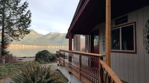 Lake Quinault Cottage Cove  Stay&Play" OR "Relax&Revive In Olympic National Park