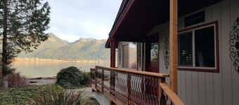 Cottage Cove 'Stay & Play' O 'Relax & Revive' 