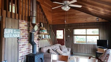 Smart TV, fireplace, DVD player, books