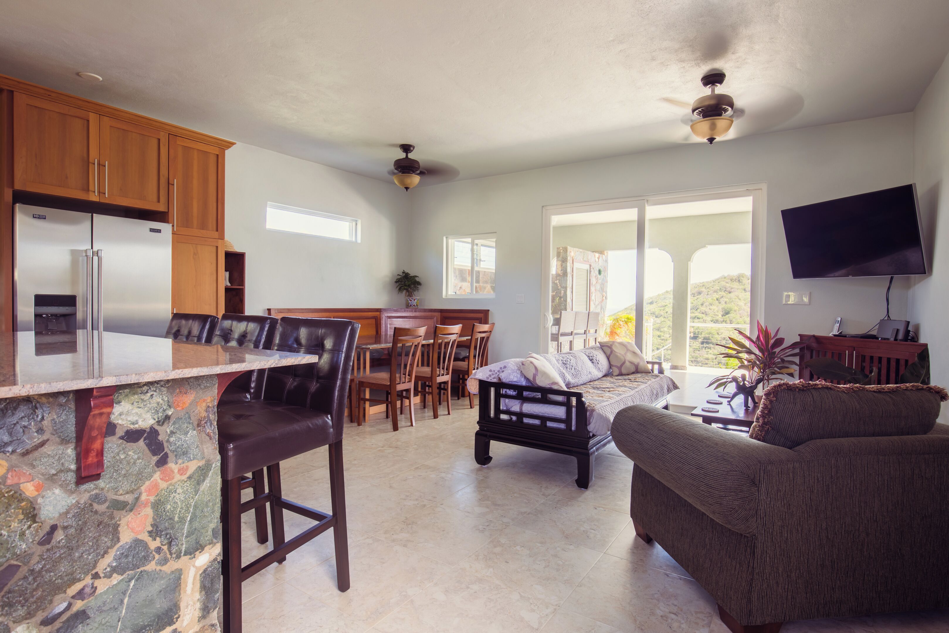 Flat-screen TV, Netflix, DVD player, books