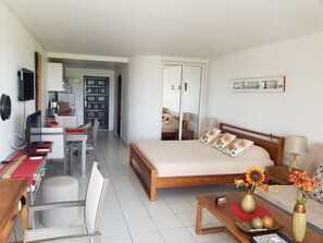 1 bedroom, in-room safe, desk, iron/ironing board