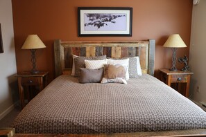 3 bedrooms, iron/ironing board, travel cot, free WiFi