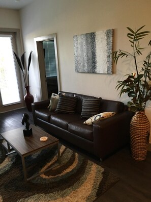 Smart TV, table tennis