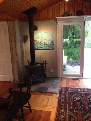 Interior - Saugatuck/Douglas Cozy Cottage Walking Distance To Town, 1 Mile To Lake Michigan (Douglas)