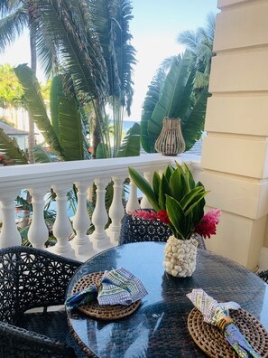 Outdoor dining - "Sought-After" Luxurious 2100 sq ft Oceanfront Private Residence, in a Resort (Montego Bay)
