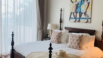 2 bedrooms, in-room safe, iron/ironing board, free WiFi