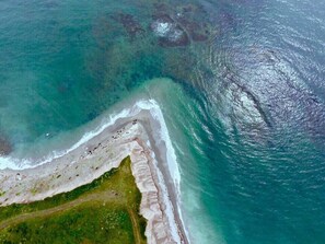 Sun loungers, beach towels - Daily Private Outdoor Hot Tub Access; Paid Access to Sauna; BBQ; Wi-Fi (Grand River)