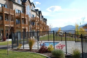 Pool - 4 Bedroom 3 bath easiest access to hot tub (Eden)