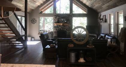 Forest Lakes Mountain Getaway, newer luxury cabin 4/3ba 2815sq feet