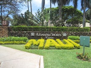 Property grounds - Wonderful 2BR/ 2BA Oceanview Condo (Lahaina)