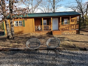 Terrace/patio - Cabin for two on 160 Acres,less than 20 min from Choctaw Casino Durant OK (Bokchito)