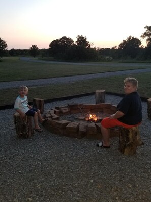 Property grounds - Cabin for two on 160 Acres,less than 20 min from Choctaw Casino Durant OK (Bokchito)