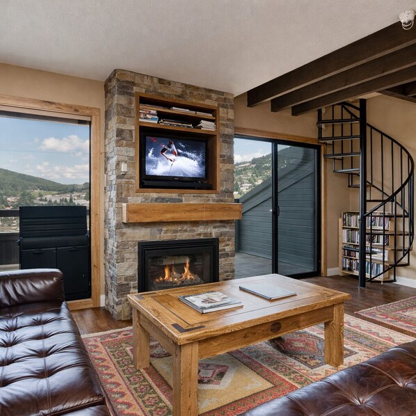 Fireplace, DVD player