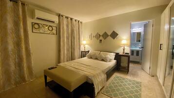 2 bedrooms, in-room safe, desk, iron/ironing board