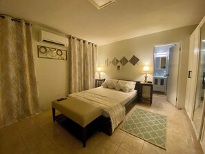 2 bedrooms, in-room safe, desk, iron/ironing board