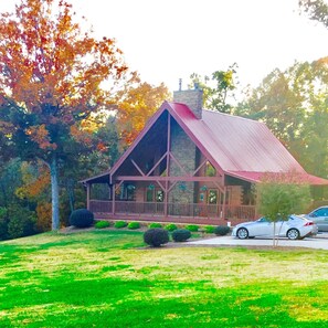 Exterior - Life is Better at The Conner Lodge No Cleaning Fees (Greenback)
