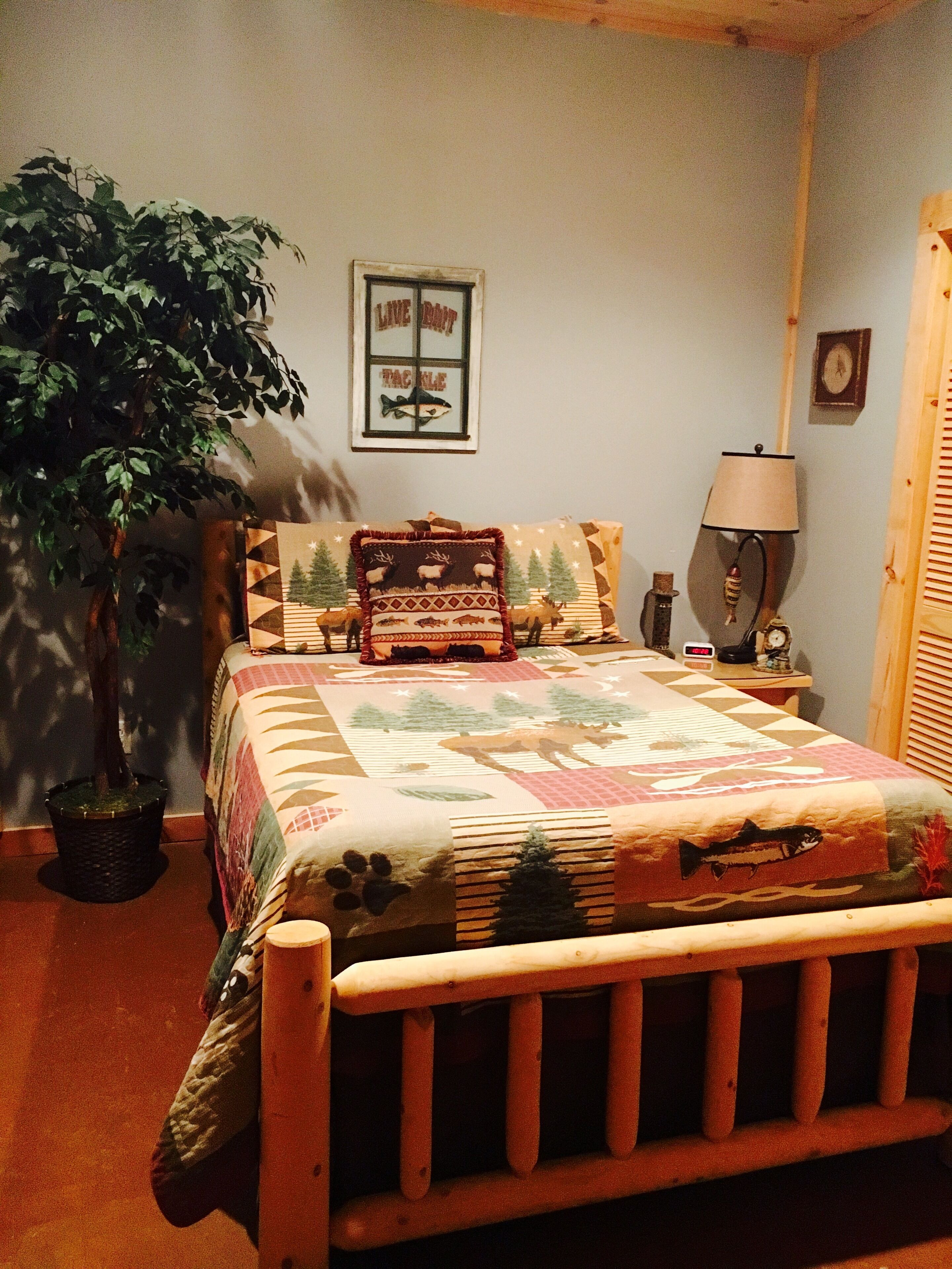 3 slaapkamers, een strijkplank/strijkijzer, gratis wifi, beddengoed